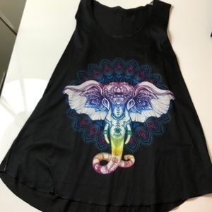 Loose fitting tank with elephant on the front